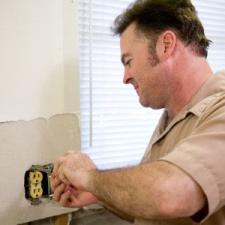 Choosing the Right Electrician for Emergency Repairs